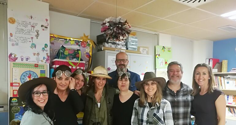 La Tres Hormigas en su Vuelta al Mundo hicieron parada en el aula hospitalaria