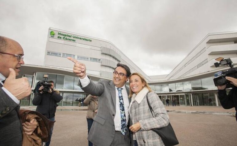 Los tres hospitales de Cceres seguirn operativos juntos un tiempo cuando abra el nuevo