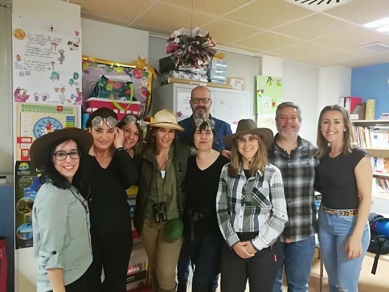 La Tres Hormigas en su Vuelta al Mundo hicieron parada en el aula hospitalaria