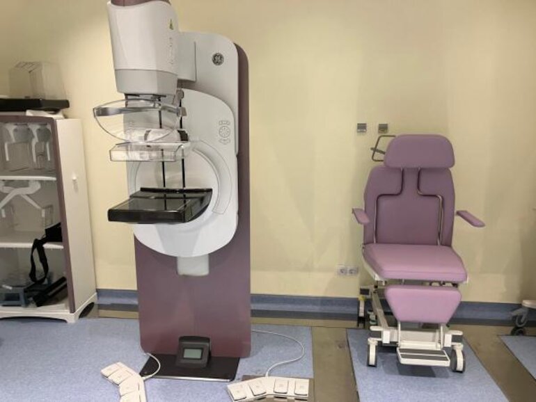 El Hospital Universitario de Cceres adquiere un nuevo mamgrafo digital que reduce el tiempo de diagnstico del cncer de mama
